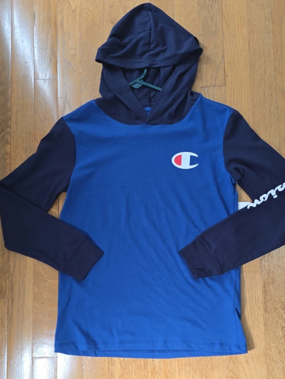 CHAMPION SIGNATURE BOYS BLUE LONG SLEEVES HOODED TEE-SHIRT & JOGGERS SIZE MEDIUM